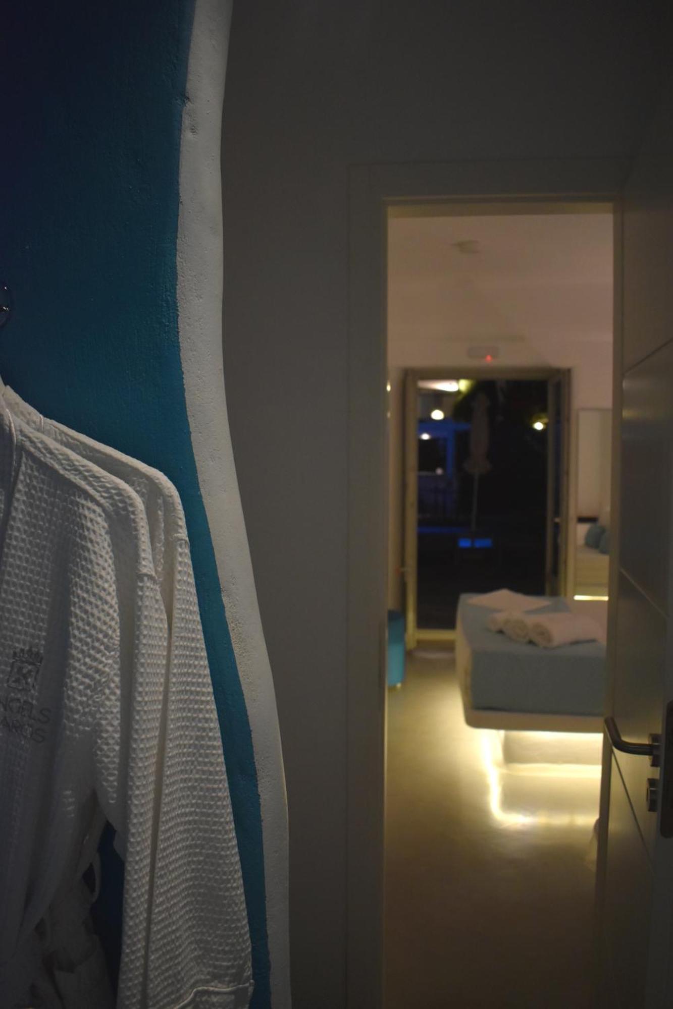 Angels Pillow Luxury Boutique Residence - Adults Only ناوسا الغرفة الصورة